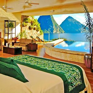 Star Infinity Pool Sanctuary
